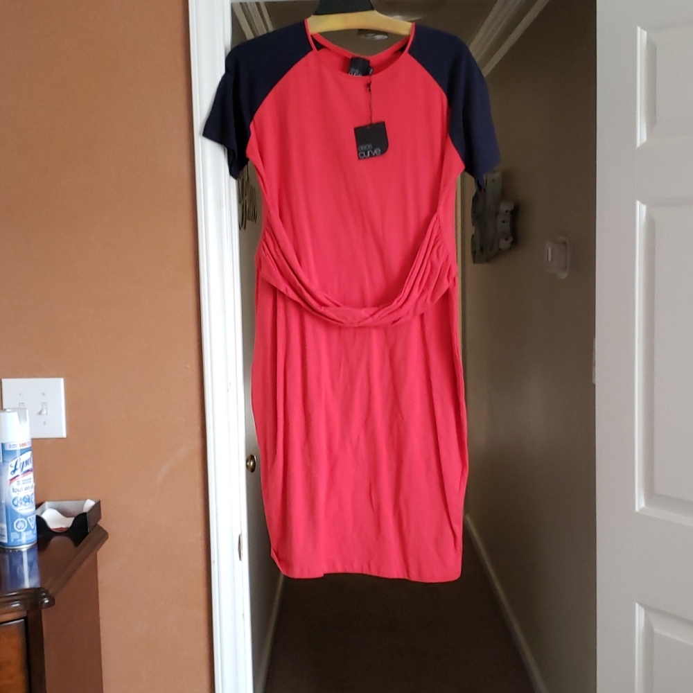 Dress - Picture 4 of 5